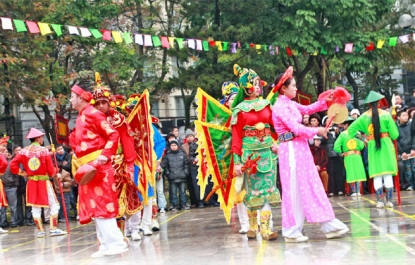 CHIẾC GIẢI MŨ
