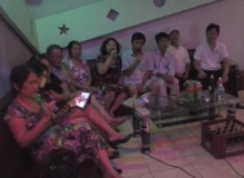 ĐI HÁT KARAOKE